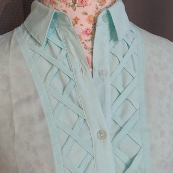 Aqua tunic button and braid design - Easter! - Picture 4 of 5